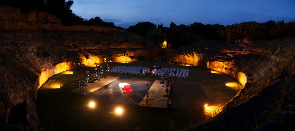 Veduta dell'anfiteatro di Sutri (VT), una delle sedi della rassegna «Teatri di pietra»